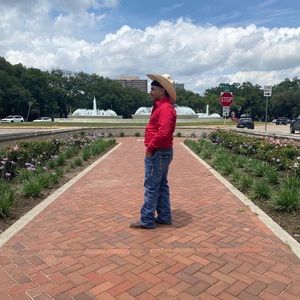 Meet your Posher, Rafael